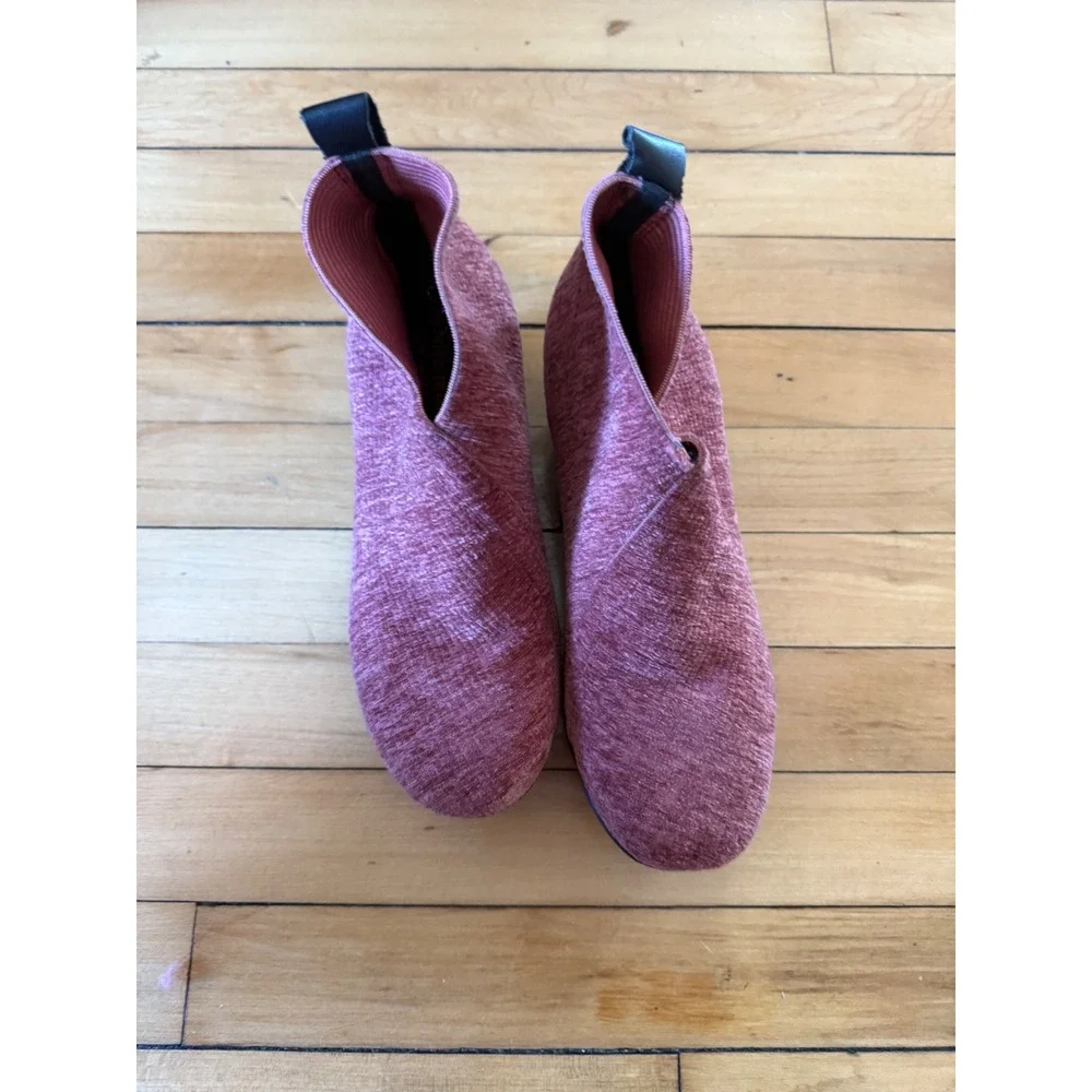 Bernie Mev velvet wedge bootie sally slip‎ on in red